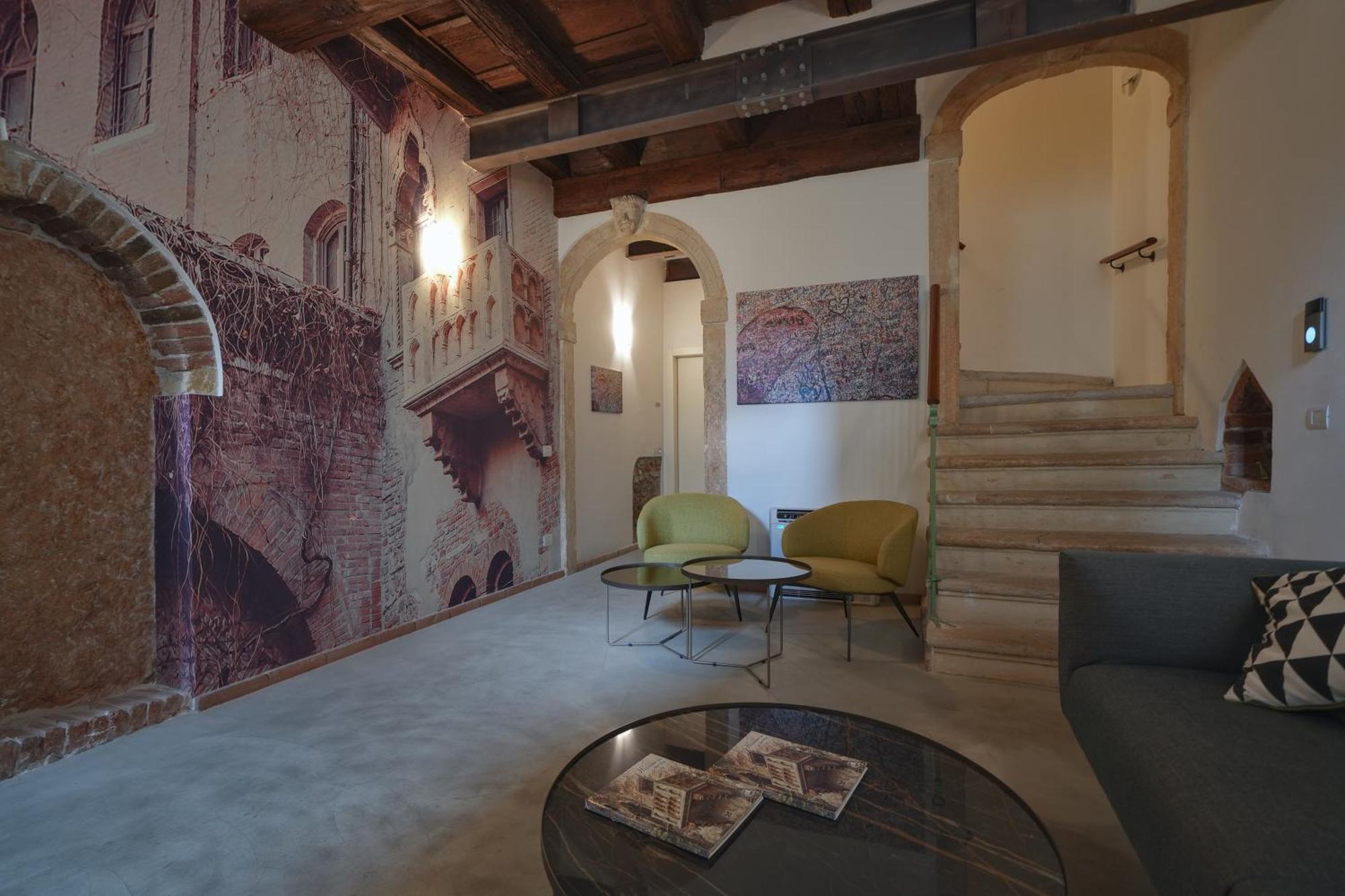 Palazzo Di Giulietta - Juliet's Palace Gasthuis *