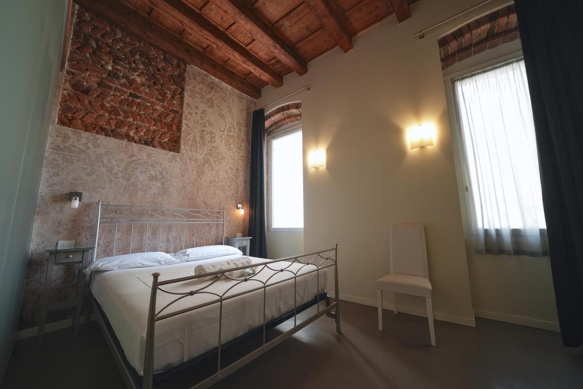 Palazzo Di Giulietta - Juliet's Palace * Verona